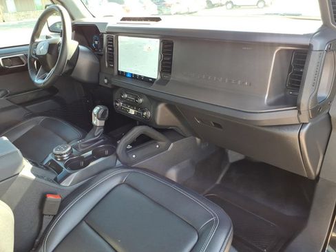 Certified 2025 Ford Bronco Badlands w/ Sasquatch Package AWD/4WD image 5
