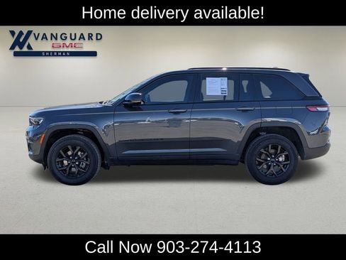 Used 2025 Jeep Grand Cherokee Altitude image 8