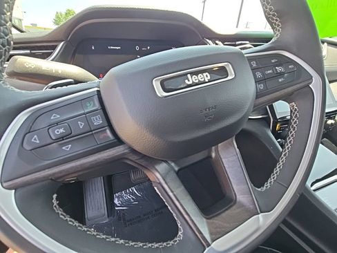 Certified 2023 Jeep Grand Cherokee Limited AWD/4WD image 24