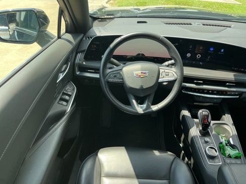 Certified 2025 Cadillac XT4 Premium Luxury FWD image 30