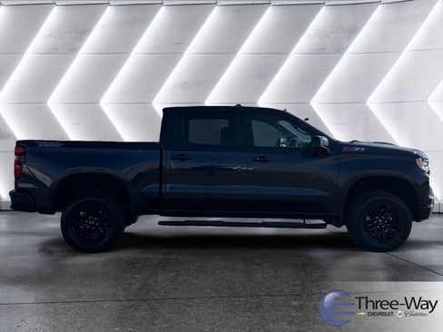 Used 2024 Chevrolet Silverado 1500 LT Trail Boss w/ Convenience Package II image 6