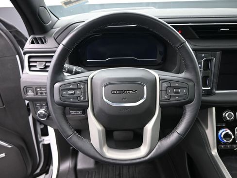 Used 2022 GMC Yukon Denali w/ Denali Premium Package image 23
