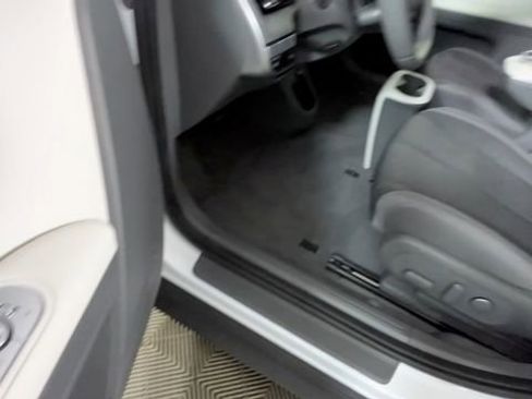 Used 2024 Hyundai Ioniq 5 SEL AWD/4WD image 18