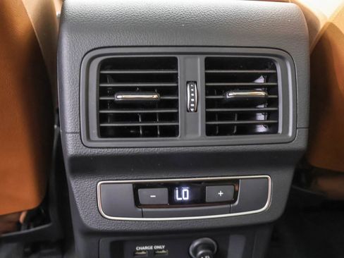 Used 2022 Audi Q5 2.0T Premium w/ Convenience Package image 38