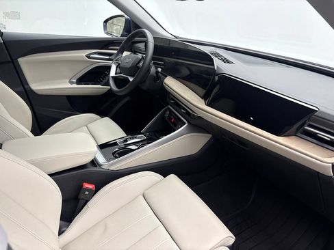 Used 2025 Audi Q5 Premium Plus w/ Premium Plus AWD/4WD image 26