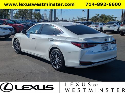 Used 2024 Lexus ES 300h w/ Premium Package image 10