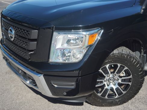 Used 2020 Nissan Titan SV w/ SV Convenience Package image 13
