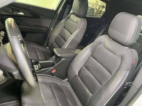 Used 2023 Chevrolet TrailBlazer RS w/ Sun and Liftgate Package image 17