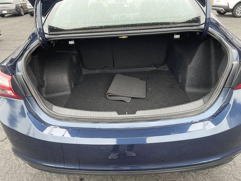 Used 2019 Chevrolet Malibu LT image 13