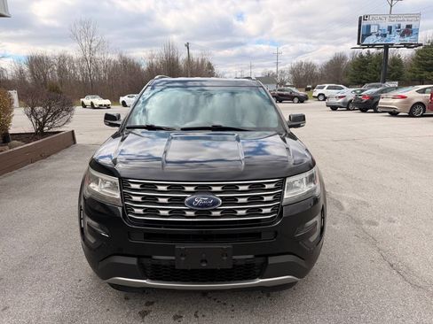 Used 2016 Ford Explorer XLT w/ Equipment Group 202A image 3