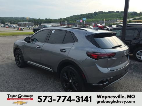 Used 2021 Buick Envision Essence w/ Sport Touring Package FWD image 4