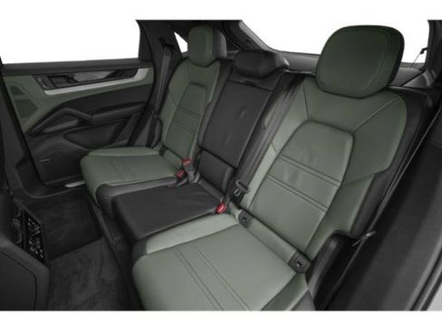 Used 2025 Porsche Cayenne Turbo image 15