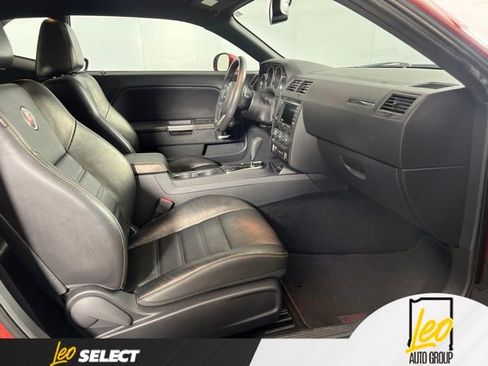 Used 2014 Dodge Challenger SXT RWD image 13