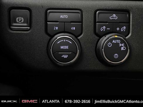 Used 2025 Chevrolet Silverado 1500 LT image 18