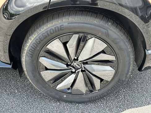 New 2025 Nissan Ariya Platinum image 37