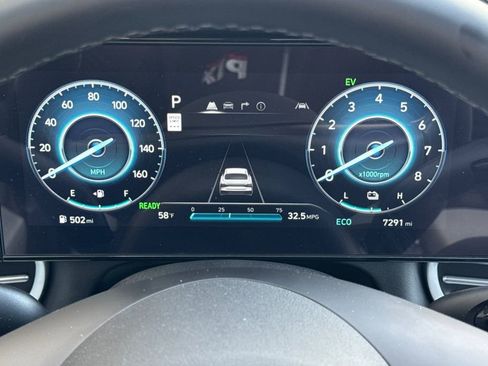 Used 2025 Hyundai Elantra Limited image 20