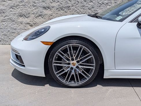 Certified 2025 Porsche 718 Boxster RWD image 29