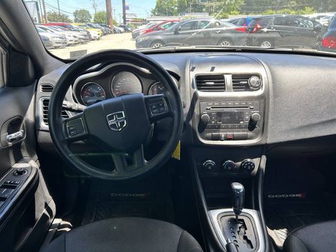 Used 2013 Dodge Avenger SE FWD image 4