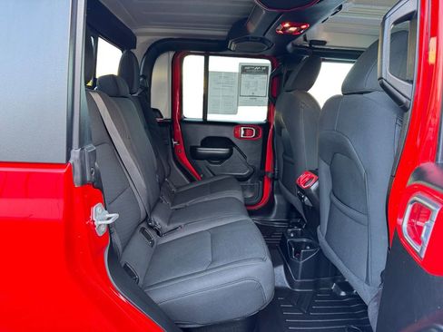 Used 2021 Jeep Gladiator Sport image 18