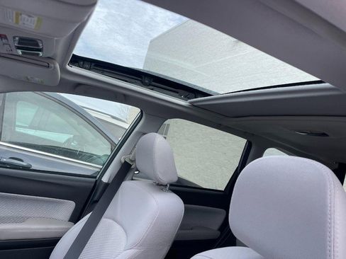 Used 2017 Subaru Forester 2.5i Premium w/ All-Weather Package image 3