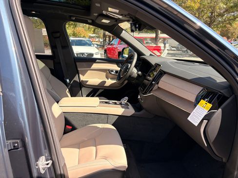 Used 2026 Volvo XC90 B6 Plus w/ Protection Package image 27