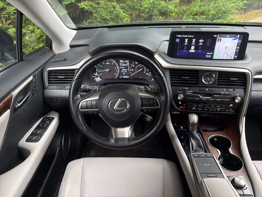 Used 2022 Lexus RX 350L Premium w/ Premium Package AWD/4WD image 19