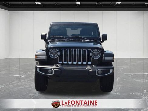 Used 2019 Jeep Wrangler Unlimited Sahara AWD/4WD image 8