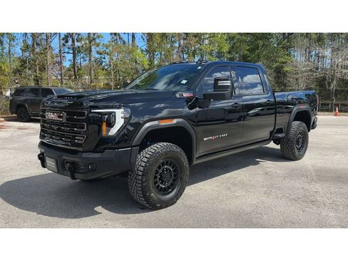 Certified 2025 GMC Sierra 2500 AT4X w/ AT4X AEV Edition image 4