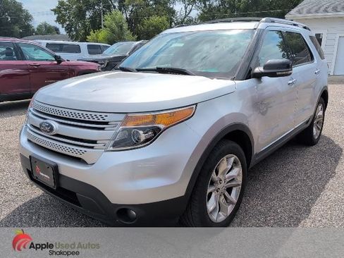 Used 2013 Ford Explorer XLT AWD/4WD image 2