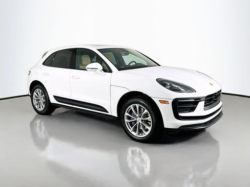 Used 2025 Porsche Macan image 7