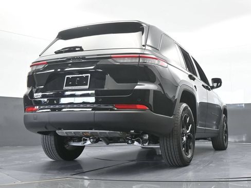 Used 2025 Jeep Grand Cherokee Altitude RWD image 61