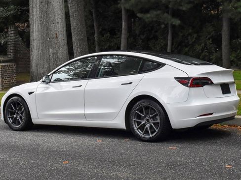 Used 2023 Tesla Model 3 Standard Range image 6