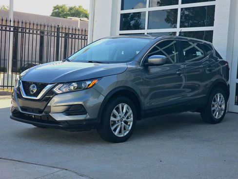 Used 2022 Nissan Rogue Sport S FWD image 9
