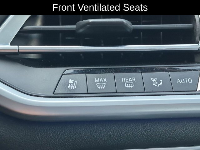 Used 2020 BMW X7 M50i AWD/4WD image 23