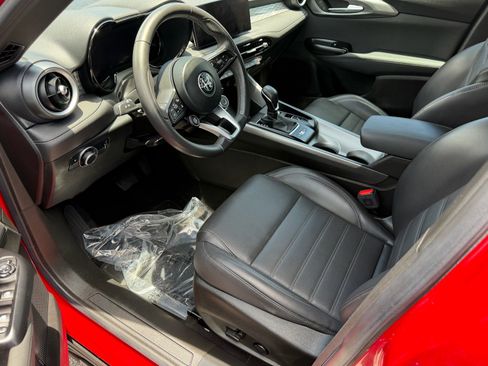 Used 2024 Alfa Romeo Tonale Ti w/ Premium Interior Package AWD/4WD image 7