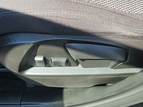 Used 2017 Chevrolet Equinox LS AWD/4WD image 10
