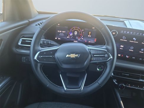 Used 2024 Chevrolet Traverse LS image 12