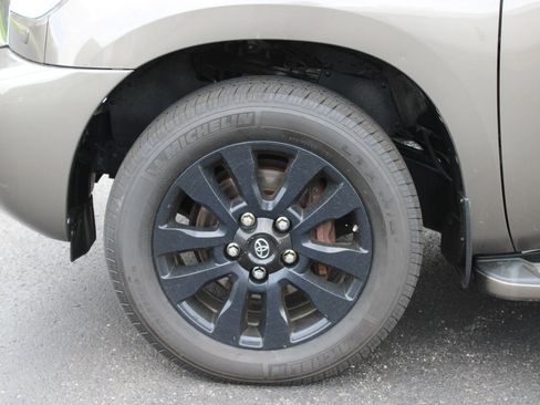 Used 2016 Toyota Sequoia Platinum image 11