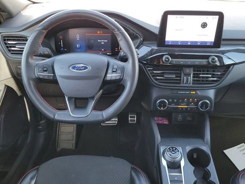 Certified 2024 Ford Escape ST-Line AWD/4WD image 9