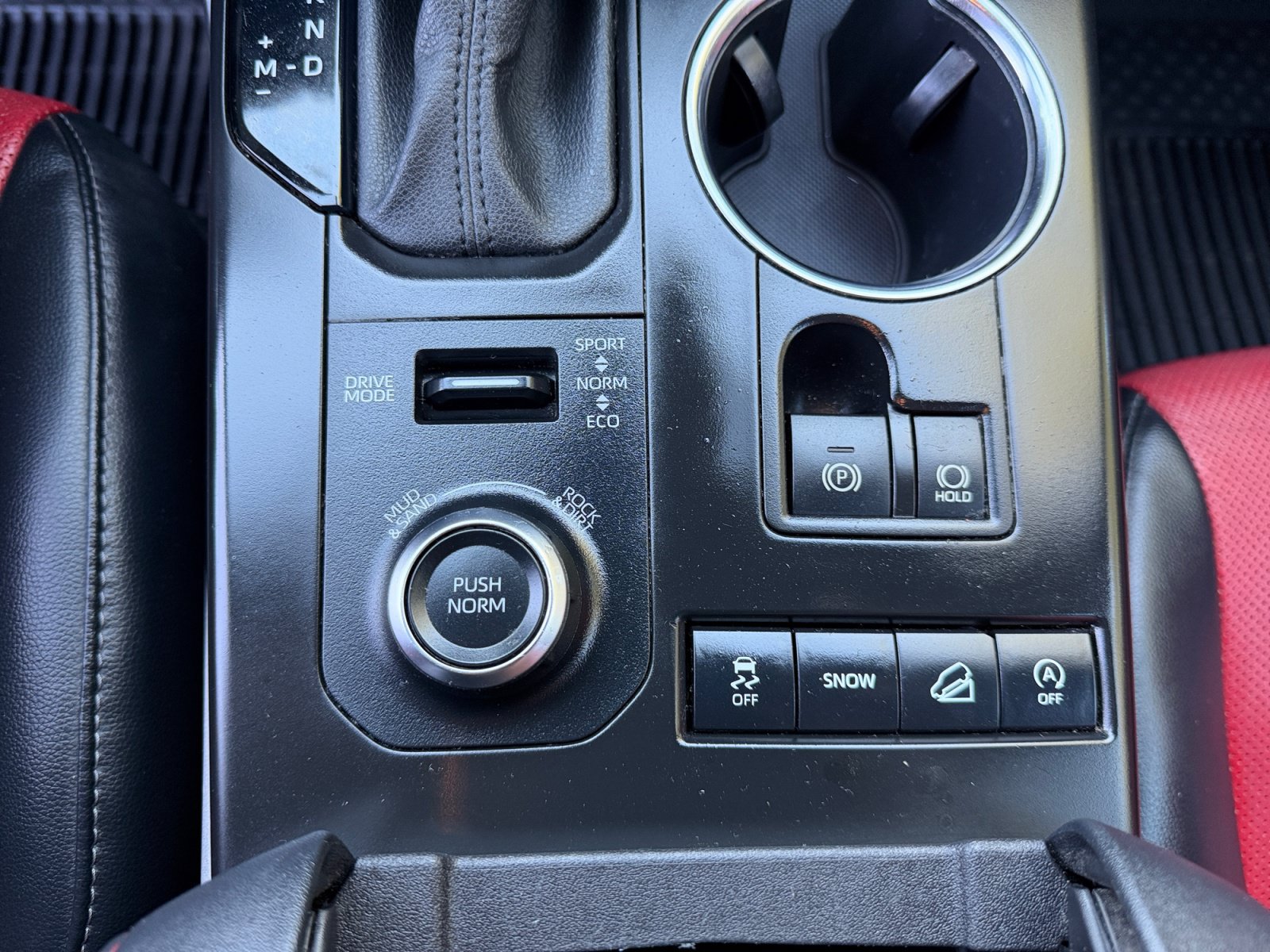 Used 2022 Toyota Highlander XSE AWD/4WD image 25