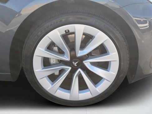 Used 2023 Tesla Model 3 Standard Range image 9