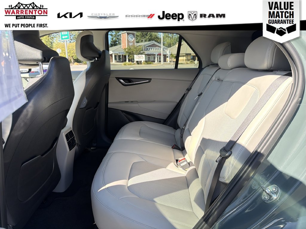 Used 2023 Kia Niro Wind w/ Wind Preserve Package FWD image 13