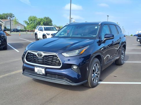 Used 2023 Toyota Highlander XLE FWD image 31