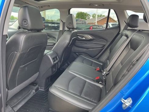 Used 2024 GMC Terrain SLT w/ Infotainment Package II AWD/4WD image 24