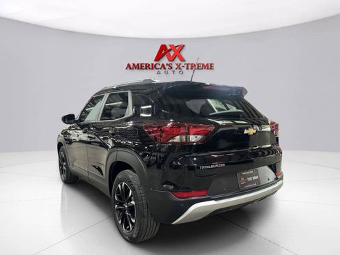 Used 2021 Chevrolet TrailBlazer LT w/ Convenience Package FWD image 3