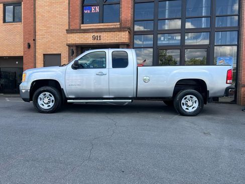Used 2010 GMC Sierra 2500 SLE AWD/4WD image 4