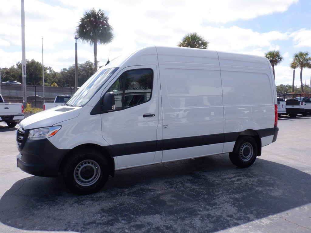 Used 2025 Mercedes-Benz Sprinter 2500 image 2