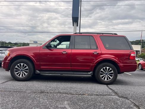 Used 2017 Ford Expedition XLT AWD/4WD image 2