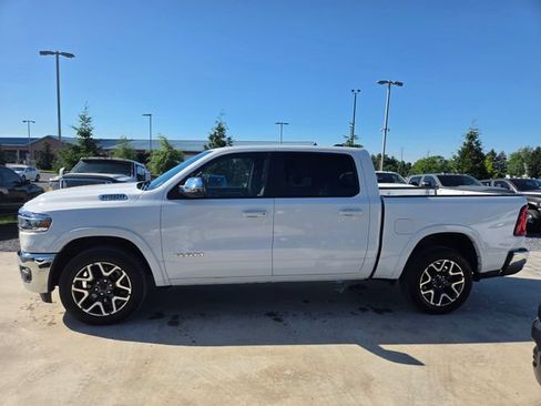 Used 2025 RAM 1500 Laramie AWD/4WD image 14