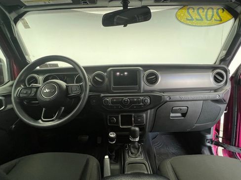 Used 2022 Jeep Wrangler Willys image 10